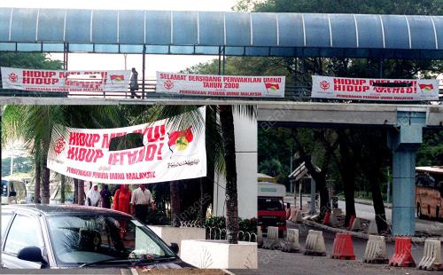 KAIN PEMIDANG UMNO