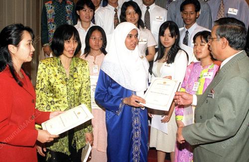 KL10-09_08_00_HADIAH_CEMERL_12012016