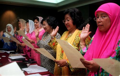 KL10-14_05_2000WANITA_BERSUMPAH_07012016