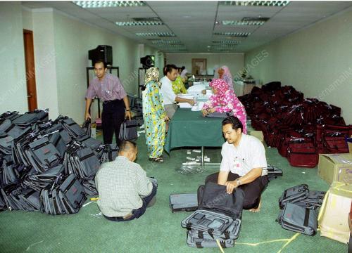 KL10-18_06_2001_BEG_UMNO_27012016