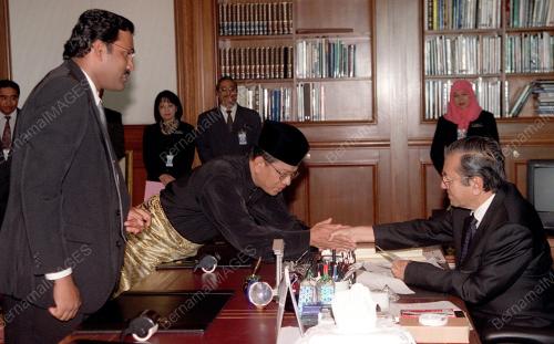 KL10-18_10_2000_ANGKAT_SUMPAH_14012016