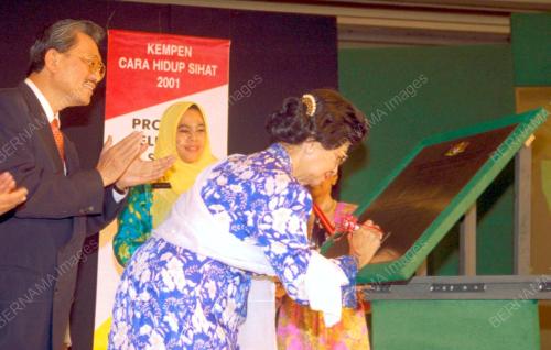 DATIN SERI DR SITI HASMAH