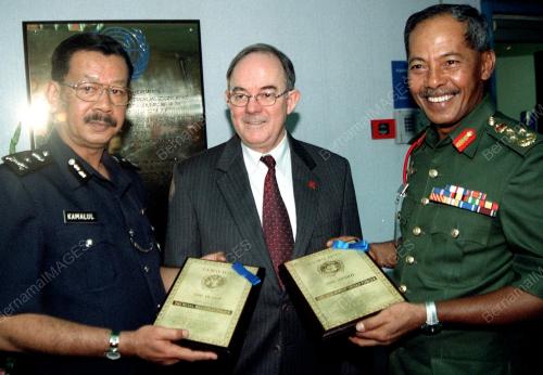 KL10-24_10_2000_UN-AWARDS_14012016