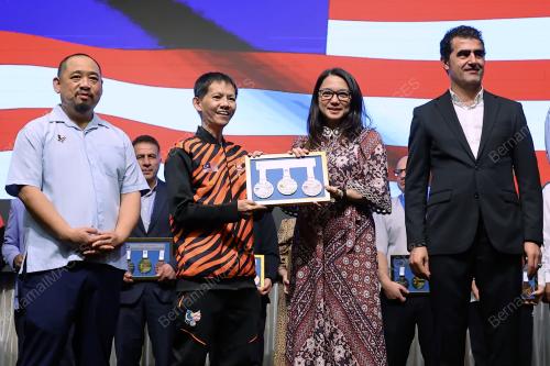 HANNAH YEOH