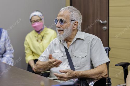 YUSUF ISLAM @ CAT STEVENS