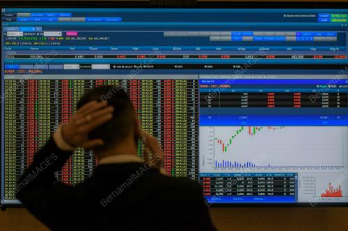 BURSA MALAYSIA ENDS LOWER