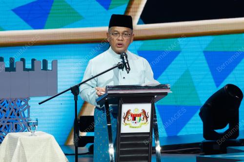 DATUK DR MOHD NA'IM MOKHTAR
