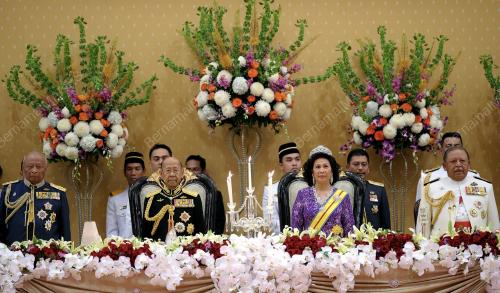 KL100_11042012_AGONG