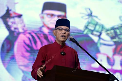 DATUK SERI WAN ROSDY WAN ISMAIL