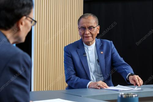 DATUK SERI DR DZULKEFLY AHMAD