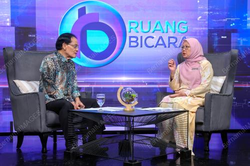 DR ZALIHA MUSTAFA