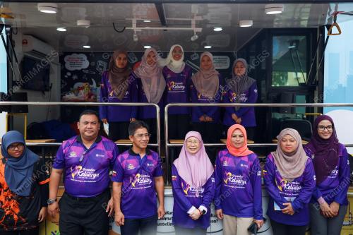 DATUK SERI DR WAN AZIZAH WAN ISMAIL