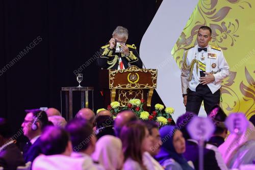 AL-SULTAN ABDULLAH RI'AYATUDDIN AL-MUSTAFA BILLAH SHAH
