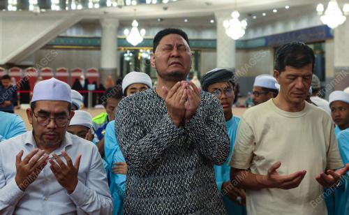 SOLAT JENAZAH GHAIB ALLAHYARHAM ISMAIL HANIYEH