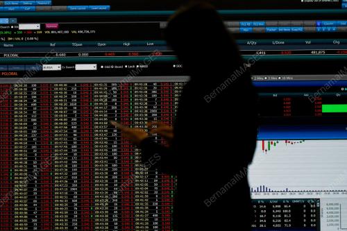 BURSA MALAYSIA ENDS LOWER
