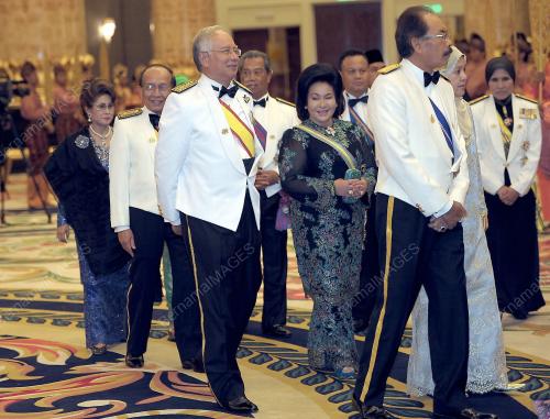 KL101_11042012_AGONG
