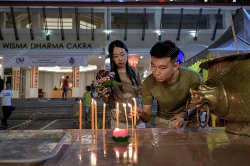MALAM HARI WESAK