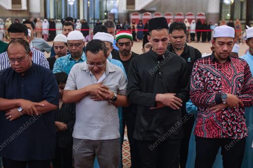 SOLAT JENAZAH GHAIB ALLAHYARHAM ISMAIL HANIYEH
