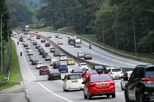 TINJAUAN ALIRAN TRAFIK LEBUHRAYA KARAK