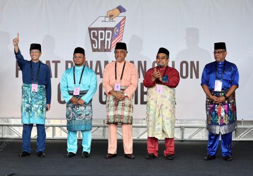 CALON BERTANDING