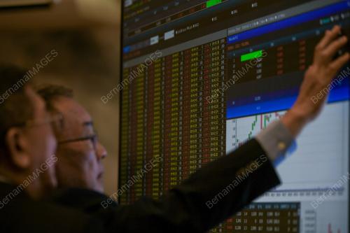 BURSA MALAYSIA ENDS LOWER