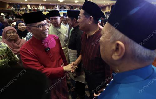DATUK SERI WAN ROSDY WAN ISMAIL