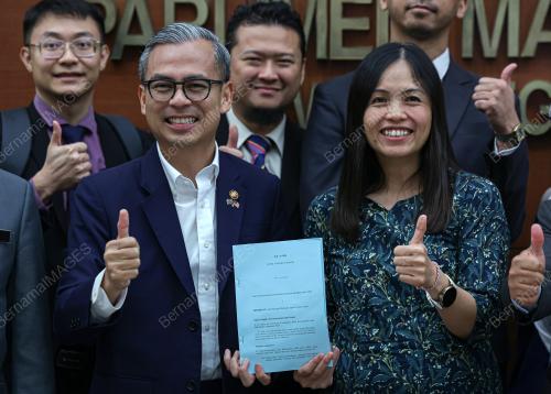FAHMI FADZIL