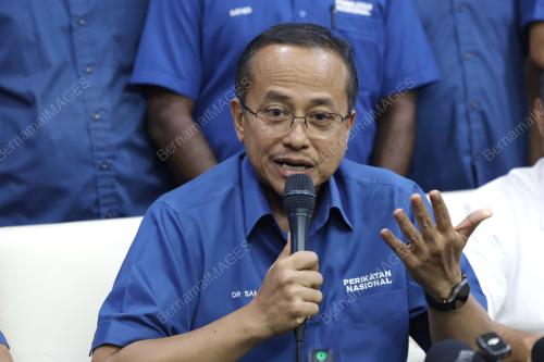 DATUK SERI DR AHMAD SAMSURI MOKHTAR