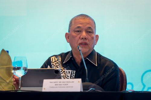 DATUK SERI FADILLAH YUSOF