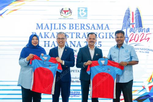 DATUK FAHMI FADZIL
