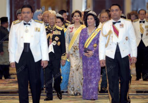 KL103_11042012_AGONG