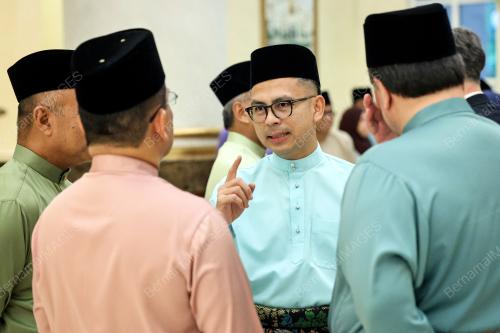 FAHMI FADZIL