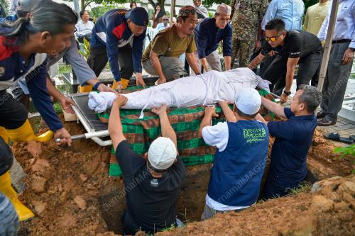 KEBUMI JENAZAH DATUK NOOR FARIDA ARIFFIN