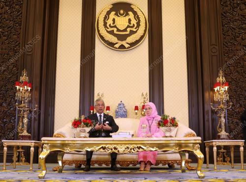 AL-SULTAN ABDULLAH RI'AYATUDDIN AL-MUSTAFA BILLAH SHAH