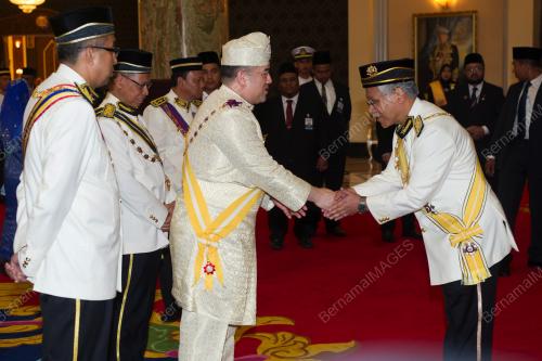 KL104_13122016_AGONG