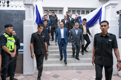 DATUK SERI ANWAR IBRAHIM