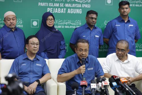 DATUK SERI DR AHMAD SAMSURI MOKHTAR