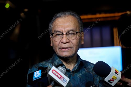 DATUK SERI DR DZULKEFLY AHMAD