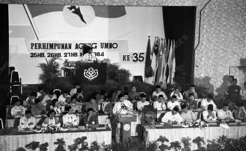 KL105_07072015_MESYUARAT_UMNO