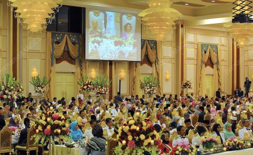 KL105_11042012_SANTAPAN