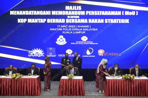 DATUK RAZARUDIN HUSAIN