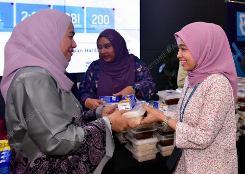 MASTURA HASSAN