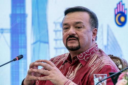 DATUK SERI AMIR HAMZAH AZIZAN