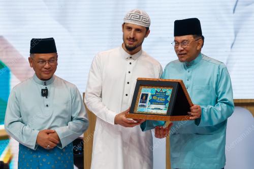 DATUK SERI ANWAR IBRAHIM