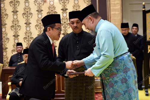KL106_17072018_WATIKAH
