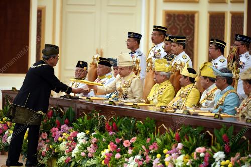 KL106_31012019_AGONG_BN201901289402