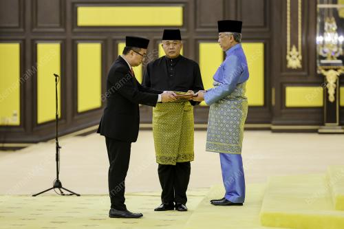 AL-SULTAN ABDULLAH RI'AYATUDDIN AL-MUSTAFA BILLAH SHAH