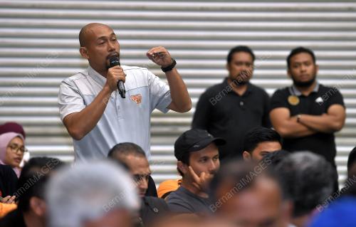 KL107_04102018_TOWNHALL