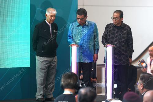 DATUK SERI SAIFUDDIN NASUTION ISMAIL