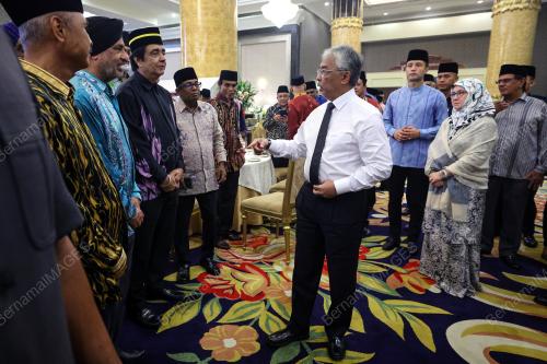 AL-SULTAN ABDULLAH RI'AYATUDDIN AL-MUSTAFA BILLAH SHAH